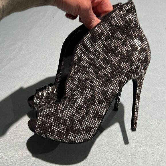 Steve Madden St. Lucia Black Monochrome Camouflage Gemstone Ankle Boots B51 - Picture 7 of 11